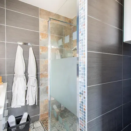 La Costiere - Independants - Espace Piscine Jacuzzi Apartment *