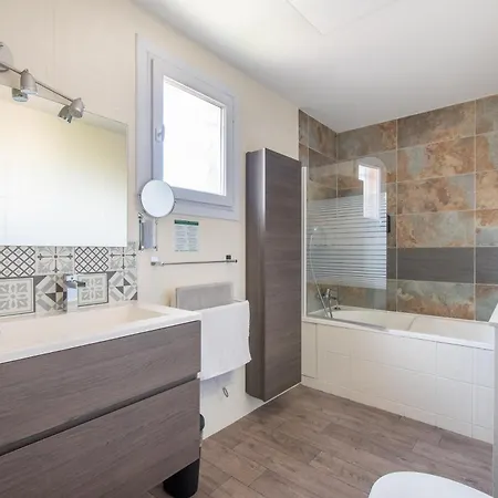 La Costiere - Independants - Espace Piscine Jacuzzi Apartment *