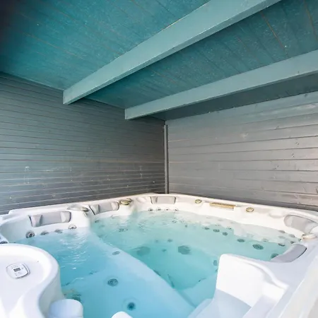 La Costiere - Independants - Espace Piscine Jacuzzi Lunel (Herault)