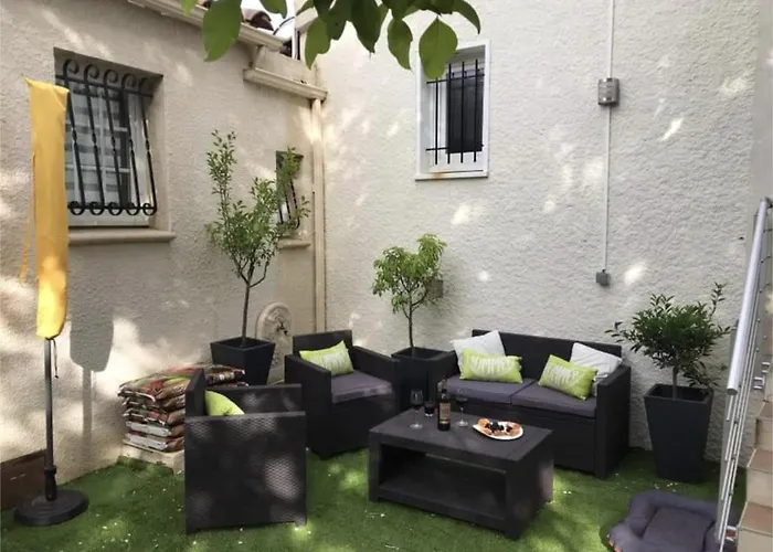 La Costiere - Independants - Espace Piscine Jacuzzi Apartman *