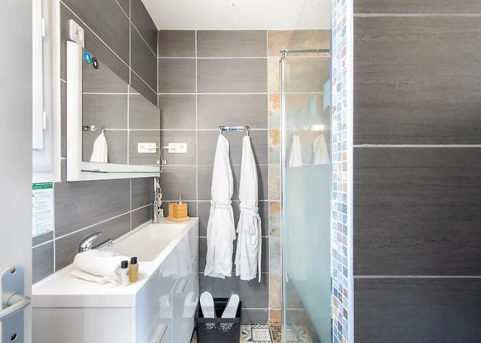 La Costiere - Independants - Espace Piscine Jacuzzi * 吕内尔