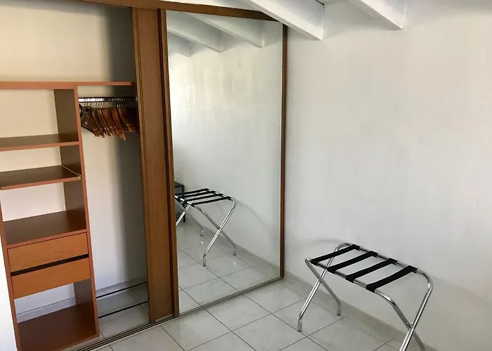 La Costiere - Independants - Espace Piscine Jacuzzi * 吕内尔
